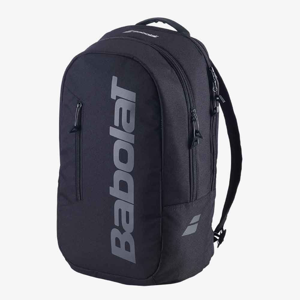 Vista frontal da Mochila Babolat Court Backpack Lite na cor preta e cinza com logotipo frontal destacado.