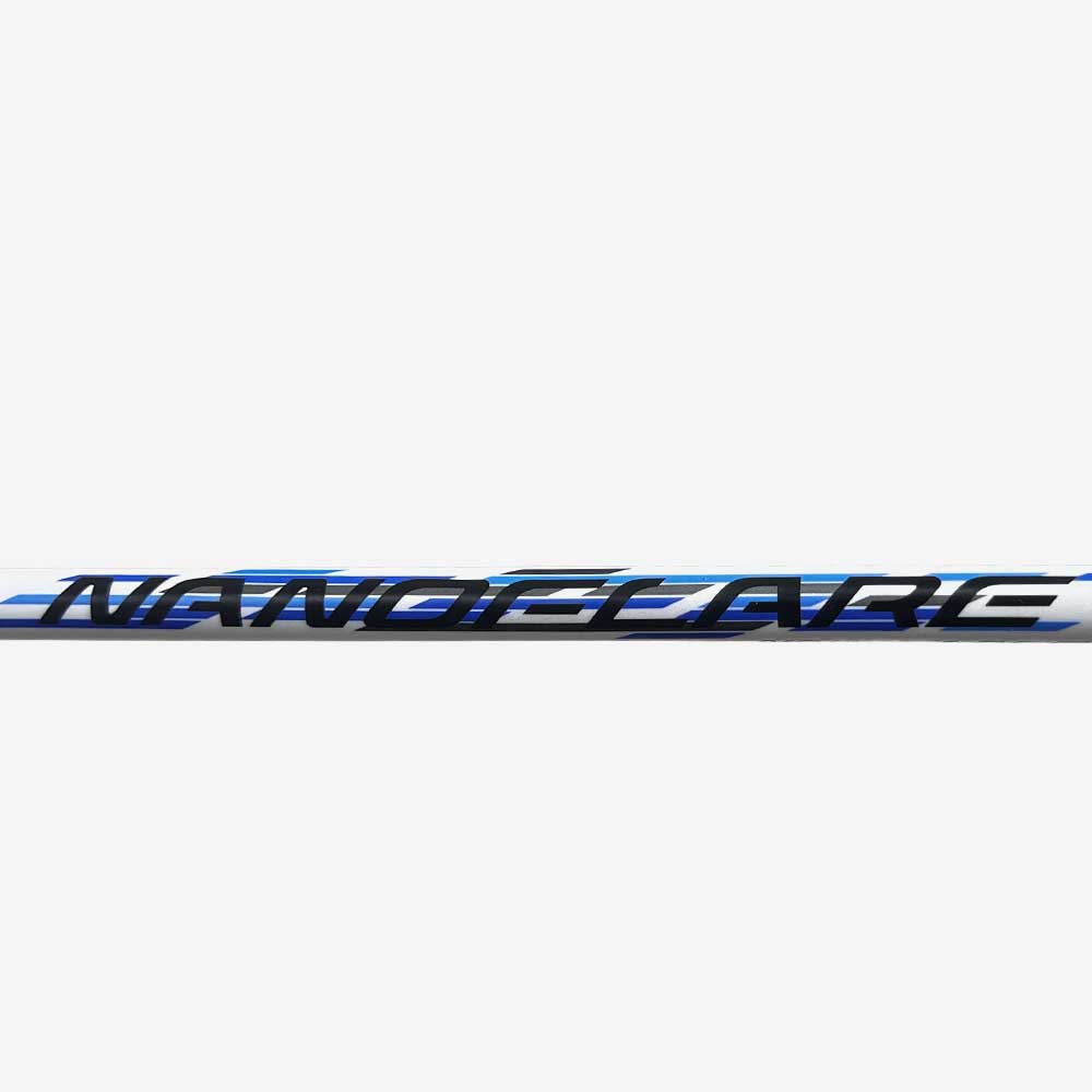 Detalhe vista lateral da Raquete de Badminton Yonex Nanoflare 001 Clear.