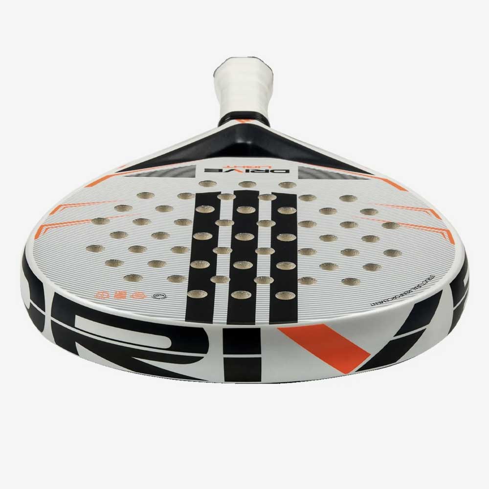 Detalhe da cabeça da frontal da raquete de padel Adidas Drive Light 2026