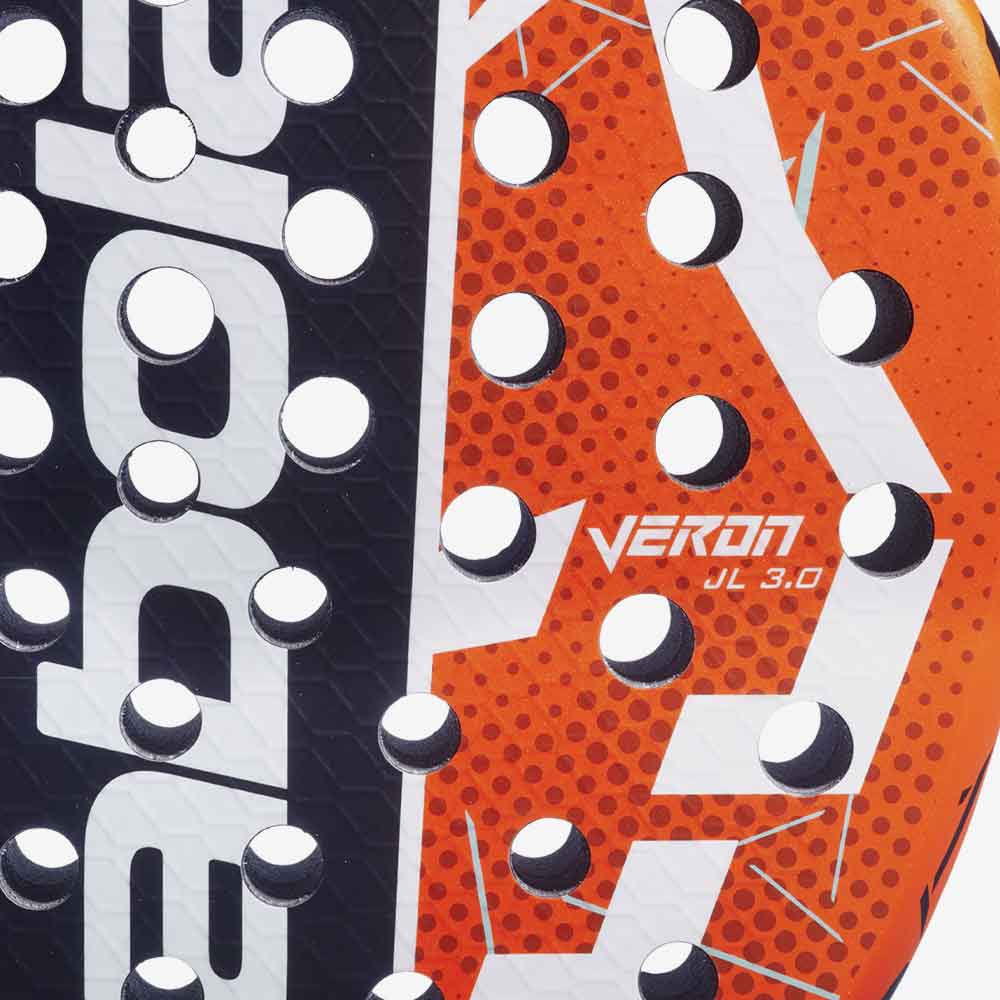 Textura áspera com tecnologia 3D Spin na face da raquete de padel Babolat Veron 3.0.