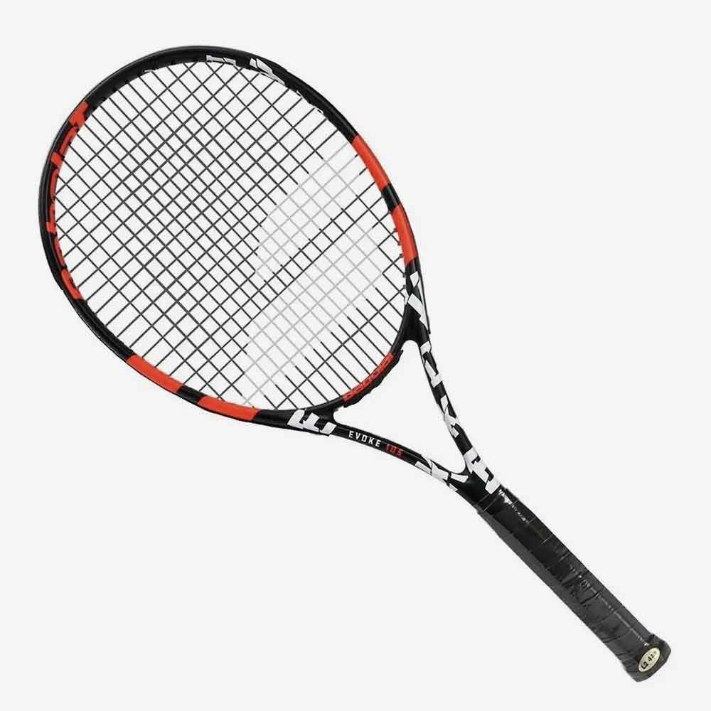 Raquete de tênis Babolat Evoke 105 275g preta e coral vista frontal, destacando o encordoamento de fábrica.