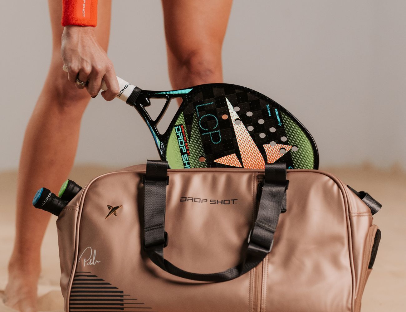 Equipamentos essenciais para esportes de raquetes: O que levar para quadra?