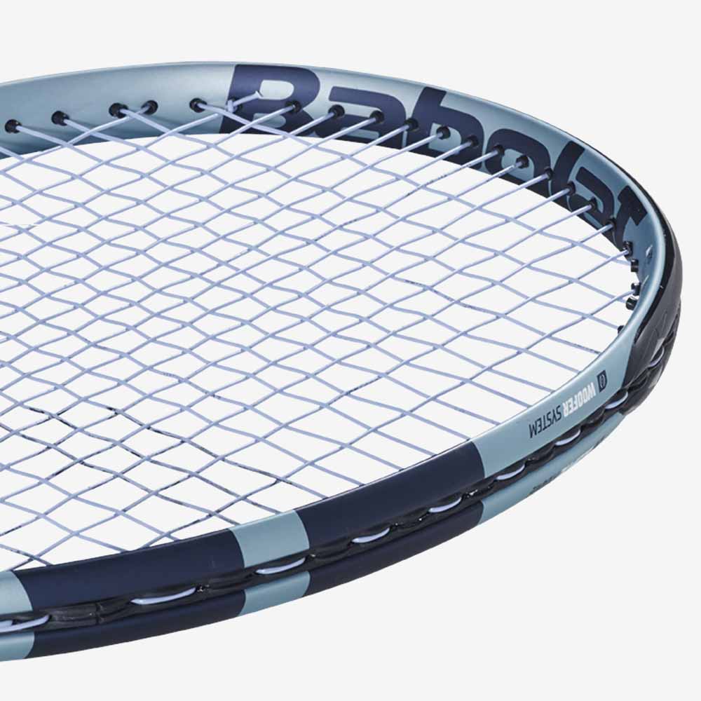 Detalhe de raquete encordoada com a corda de Tênis Babolat Xplore Comfort 1.30mm