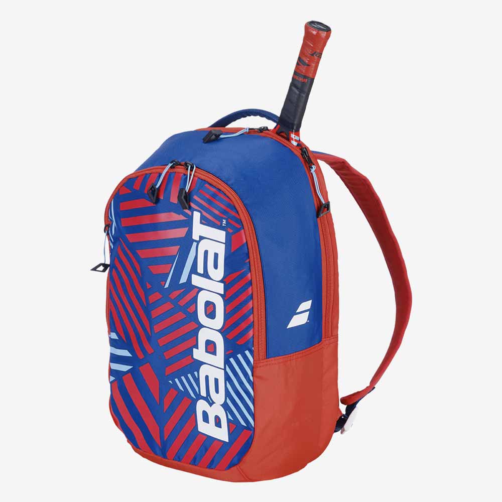 Mochila de tênis Babolat Backpack Kids nas cores vermelho, azul e branco, design geométrico com raquete para visualização do conjunto.