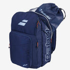 Vista lateral da Mochila Babolat Backpack Pure Drive azul marinho com detalhe de saco para roupas usadas ou calçados.
