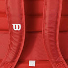 Detalhe do Sistema de alças e painel traseiro otimizados para ventilação e suporte da Mochila para Tênis Wilson Super Tour.