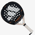 Raquete de padel Adidas Metalbone Team Light 2026 de formato redondo e cor predominante preta e cinza com detalhes em laranjae branco.