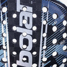 Deatalhe do 3D Spin e superfície rugosa da Raquete de Padel Babolat Air Viper 2.6.