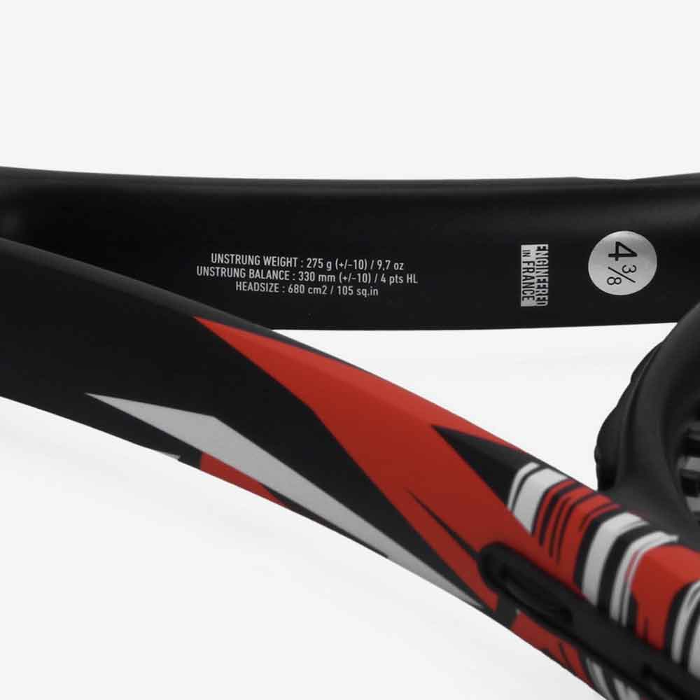 Detalhe impresso das características técnicas da Raquete de tênis Babolat Evoke Tour 105 de 275g.