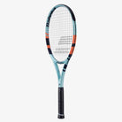 Visão lateral 3/4 da Raquete de Tênis Babolat Rival 102 preta, laranja e tiffany.