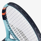 Detalhe da Cabeça da Raquete de Tênis Babolat Rival 102.