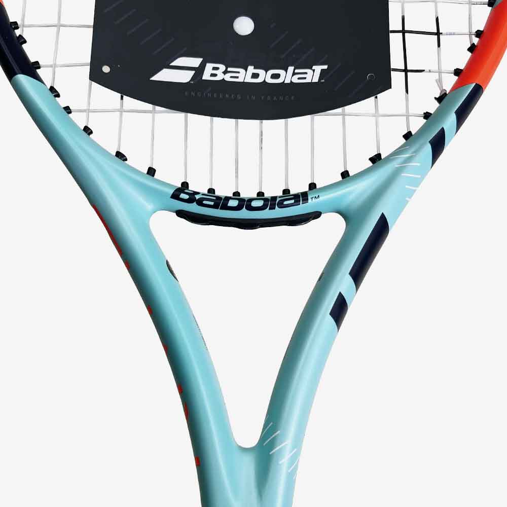 Detalhe do coração da  Raquete de Tênis Babolat Rival 102, vista frontal.
