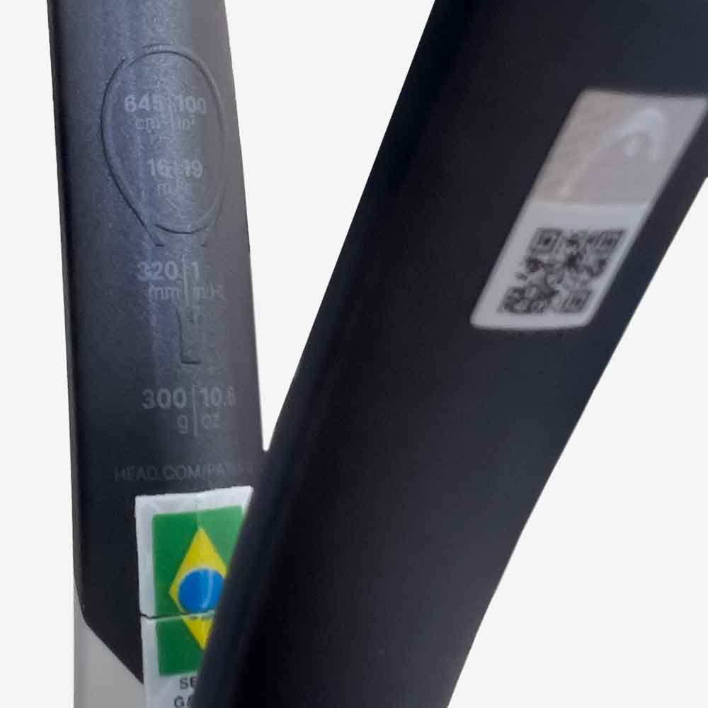 Visão lateral da raquete Head Speed MP  NEW com medidas impressas.