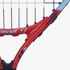 detalhe-frontal-raquete-de tenis-infantil-babolat ballfighter-19