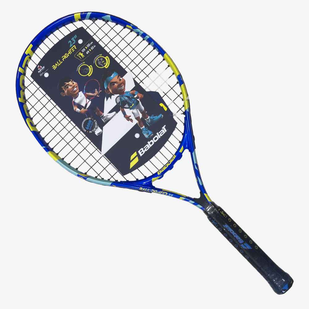 Raquete de tênis infantil Babolat Ballfighter 23 azul e amarela em ângulo frontal.