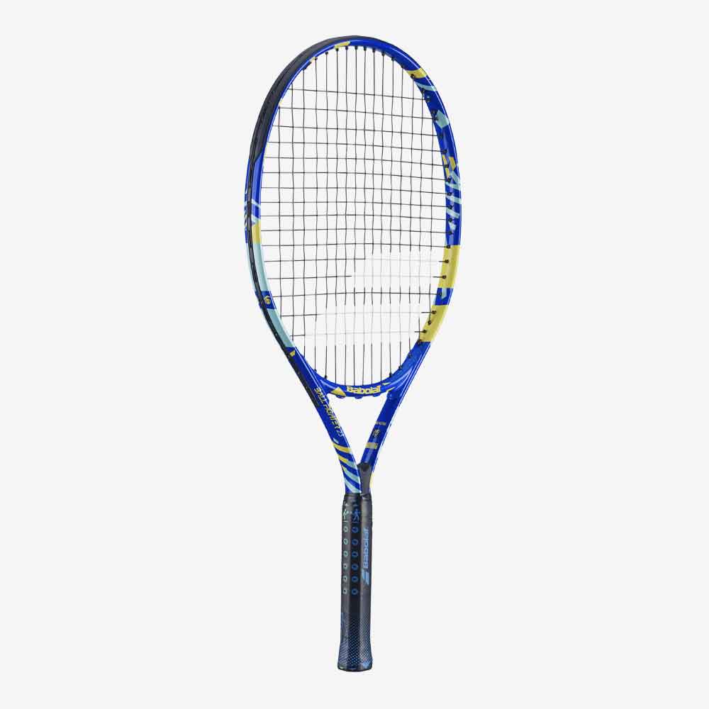 Raquete de tênis infantil Babolat Ballfighter 23 azul e amarela em ângulo lateral 3/4.
