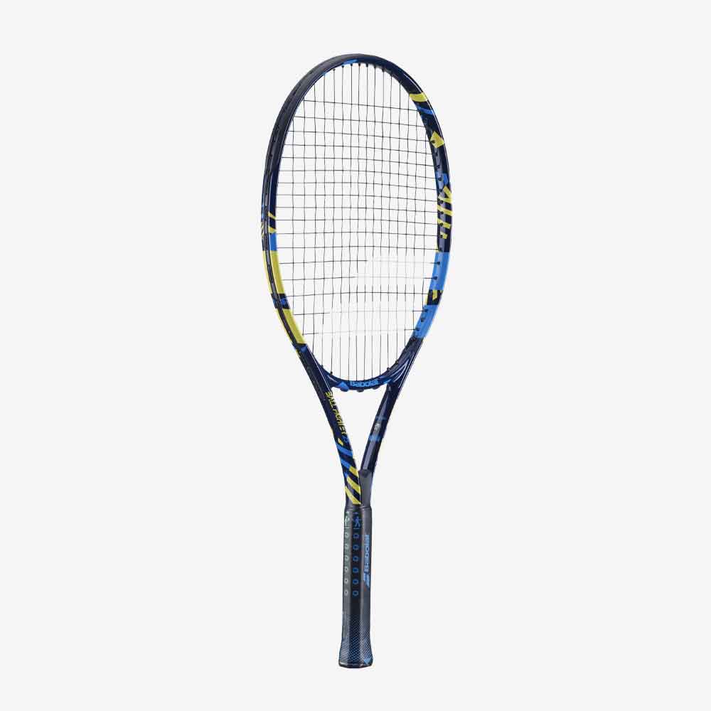 Raquete de tênis infantil Babolat Ballfighter 25 nas cores azul e amarelo vista lateral 3/4.