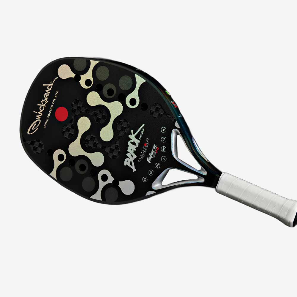Vista frontal da Raquete de Beach Tennis Quicksand Nolook Black 2025 em carbono 12K, EVA Black.